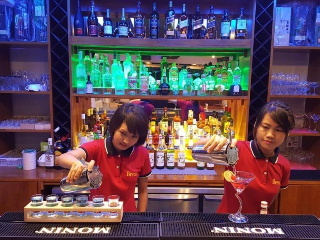 Asian Smile Hotel Γιανγκόν Εξωτερικό φωτογραφία