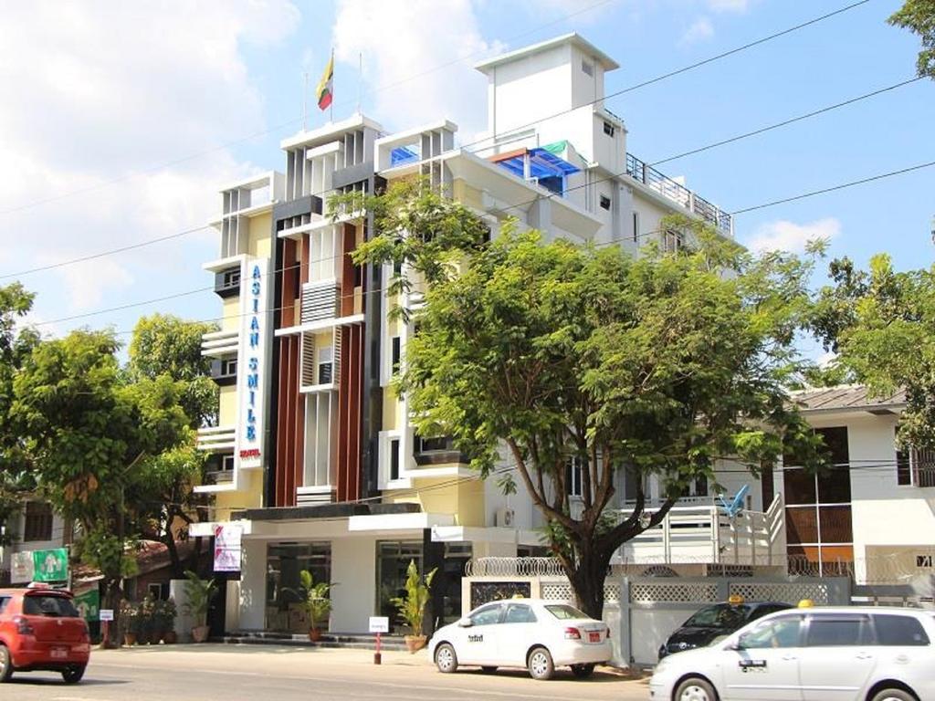 Asian Smile Hotel Γιανγκόν Εξωτερικό φωτογραφία