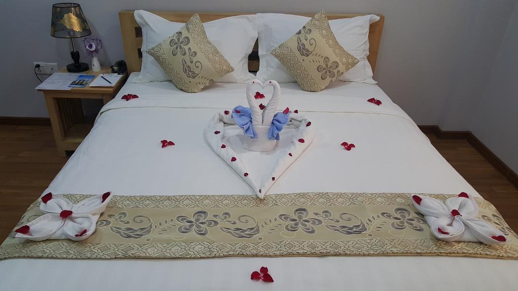 Asian Smile Hotel Γιανγκόν Εξωτερικό φωτογραφία