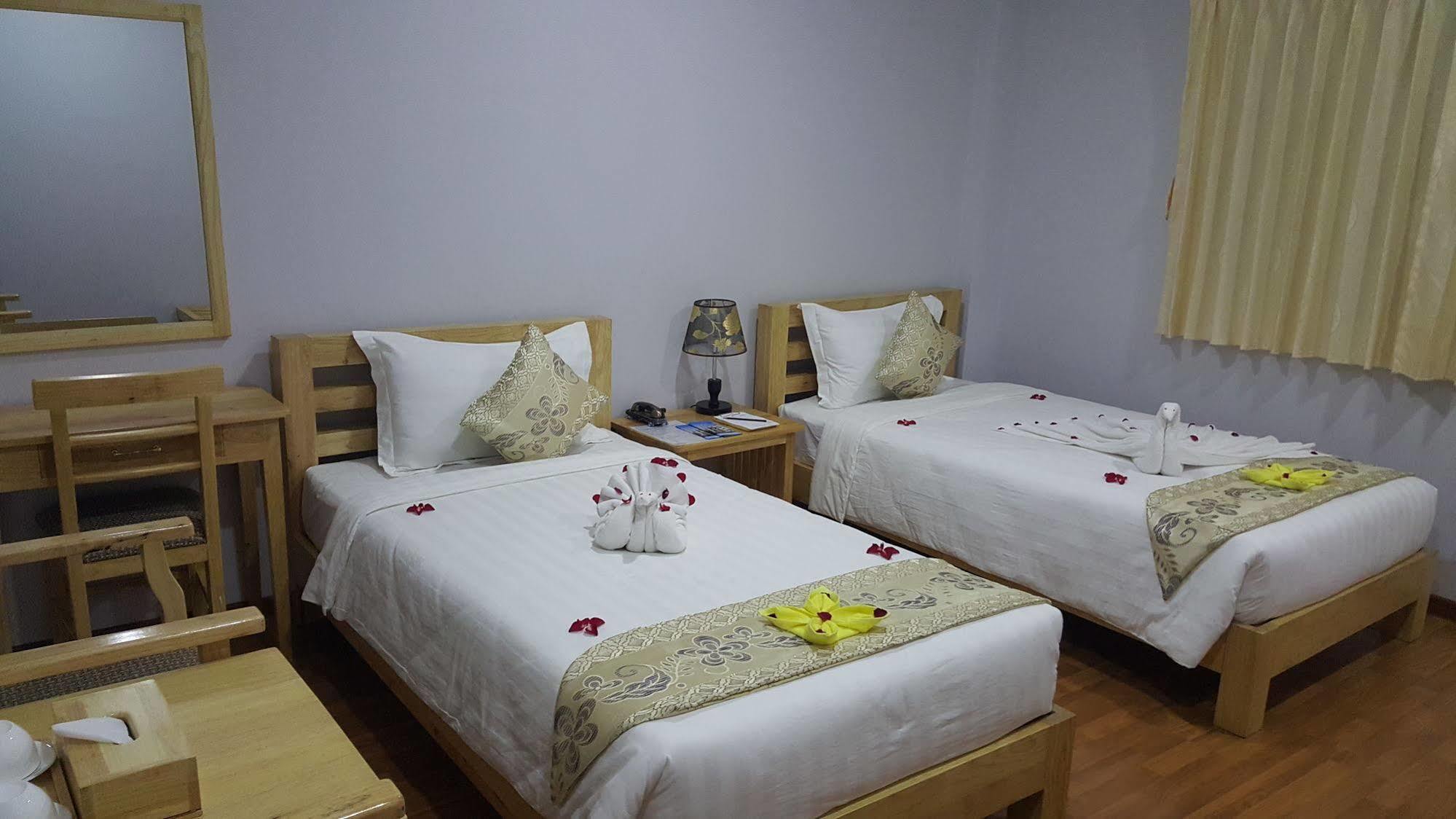 Asian Smile Hotel Γιανγκόν Εξωτερικό φωτογραφία
