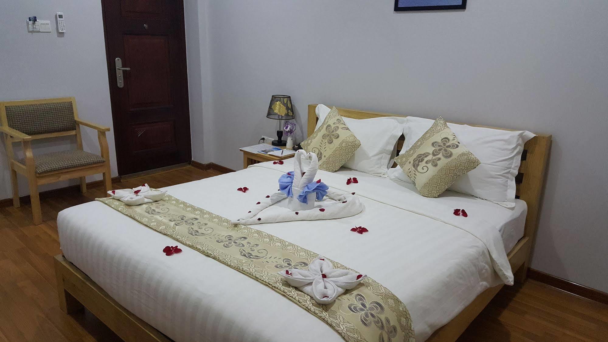 Asian Smile Hotel Γιανγκόν Εξωτερικό φωτογραφία