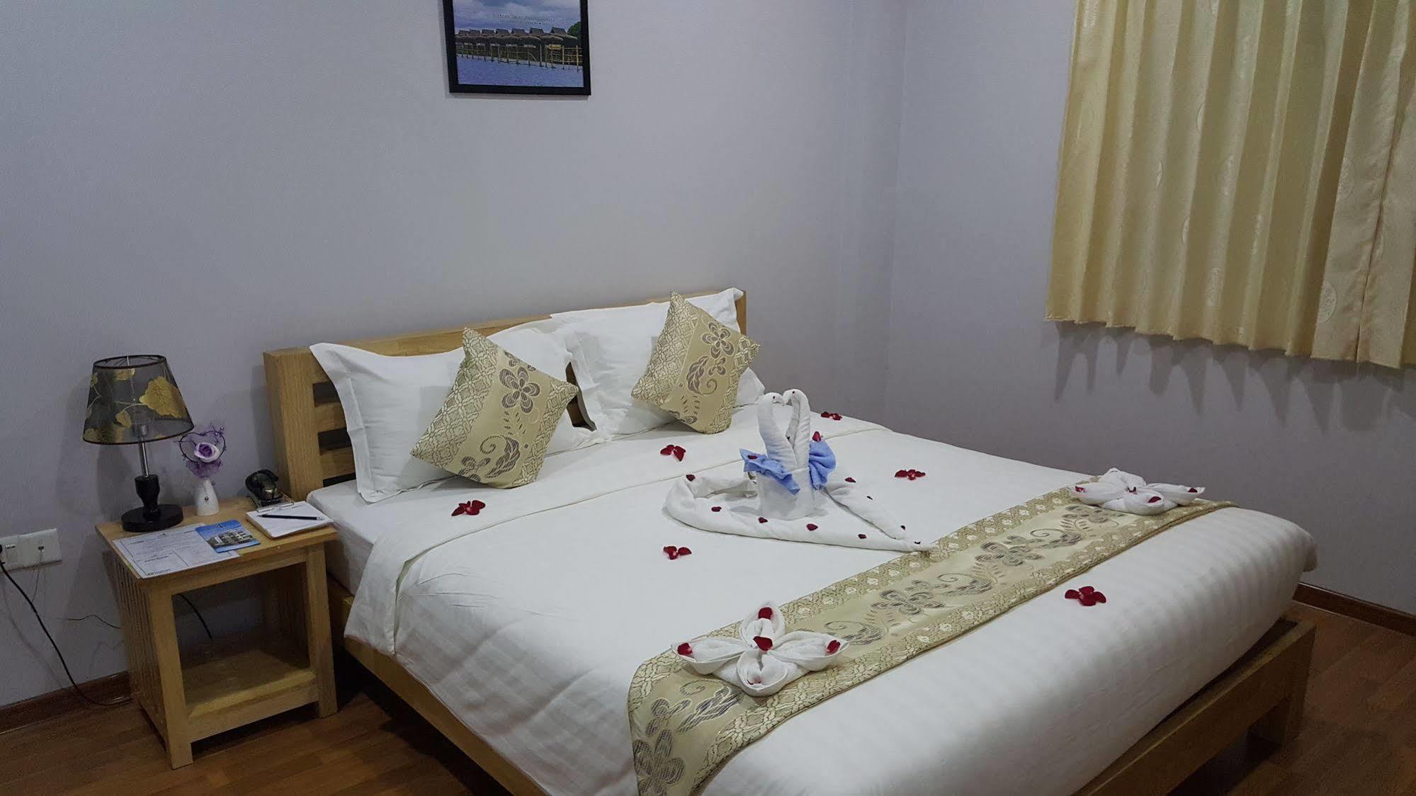Asian Smile Hotel Γιανγκόν Εξωτερικό φωτογραφία
