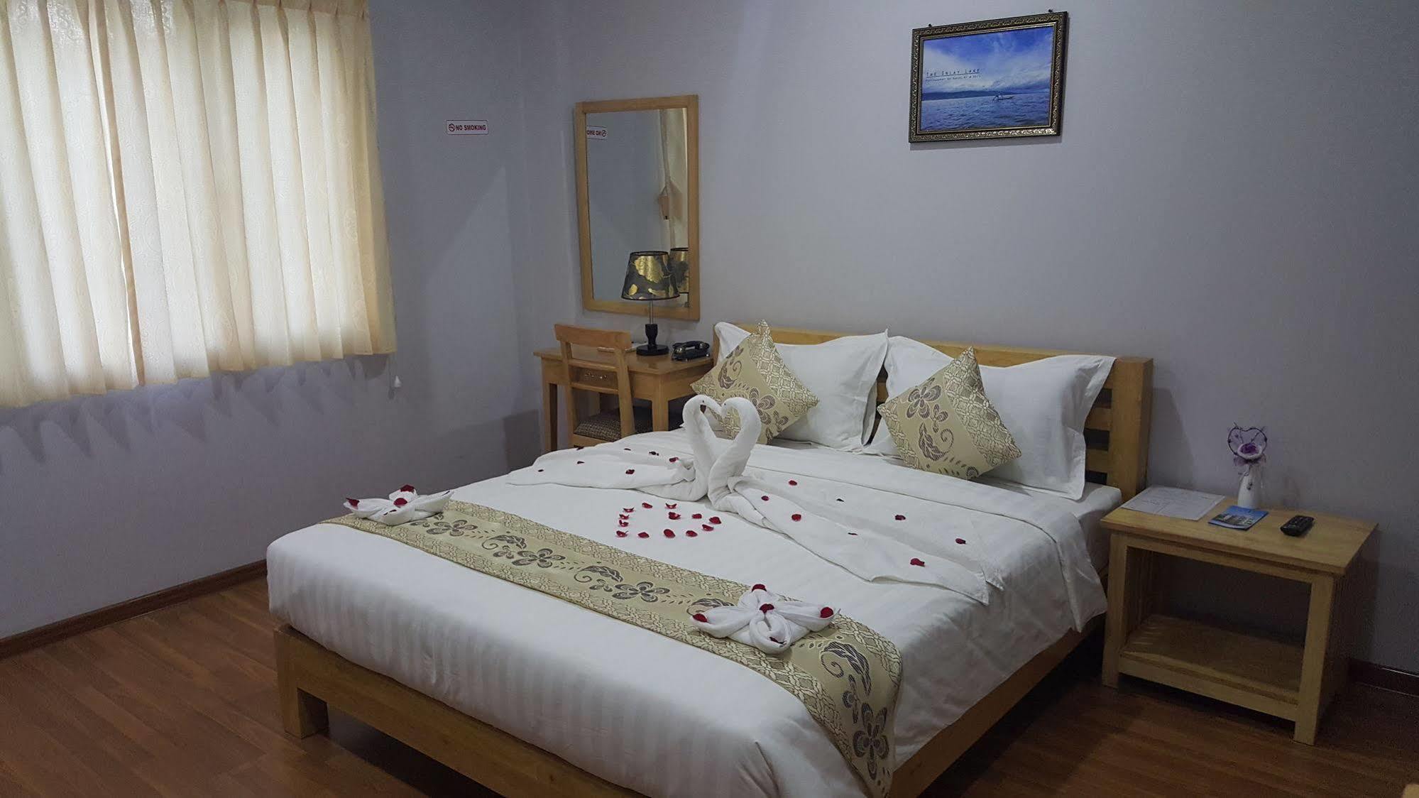 Asian Smile Hotel Γιανγκόν Εξωτερικό φωτογραφία
